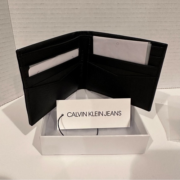Calvin Klein Micro Pebble Bifold Wallet - Black - Picture 5 of 9